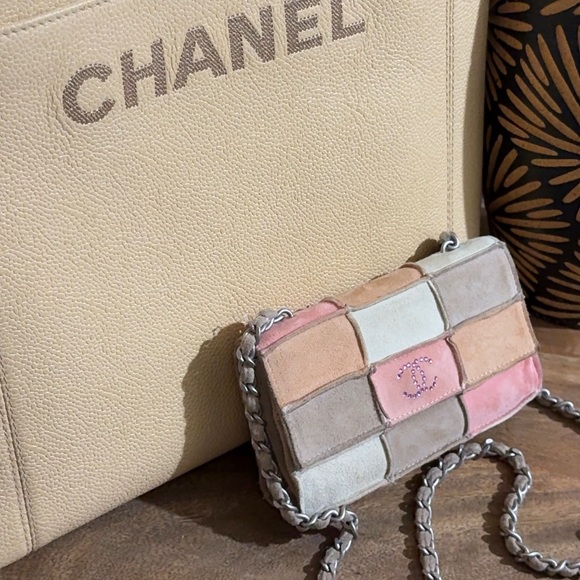 AUTH RARE CHANEL MINI PATCHWORK SUEDE FLAP BAG CC PINK CRYSTAL. VINTAGE 2004-08 - Picture 16 of 17